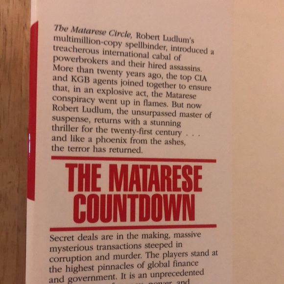 Bundle of Three Hardcover Books by Robert Ludlum - Picture 12 of 14